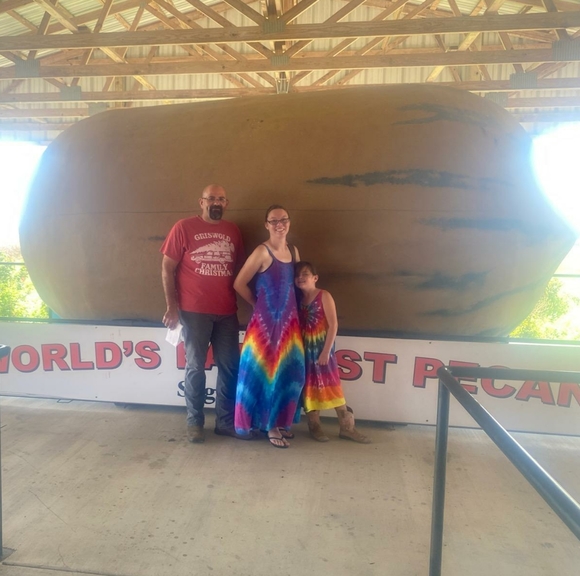 Meet your Posher, Alleia - Picture 2 of 4